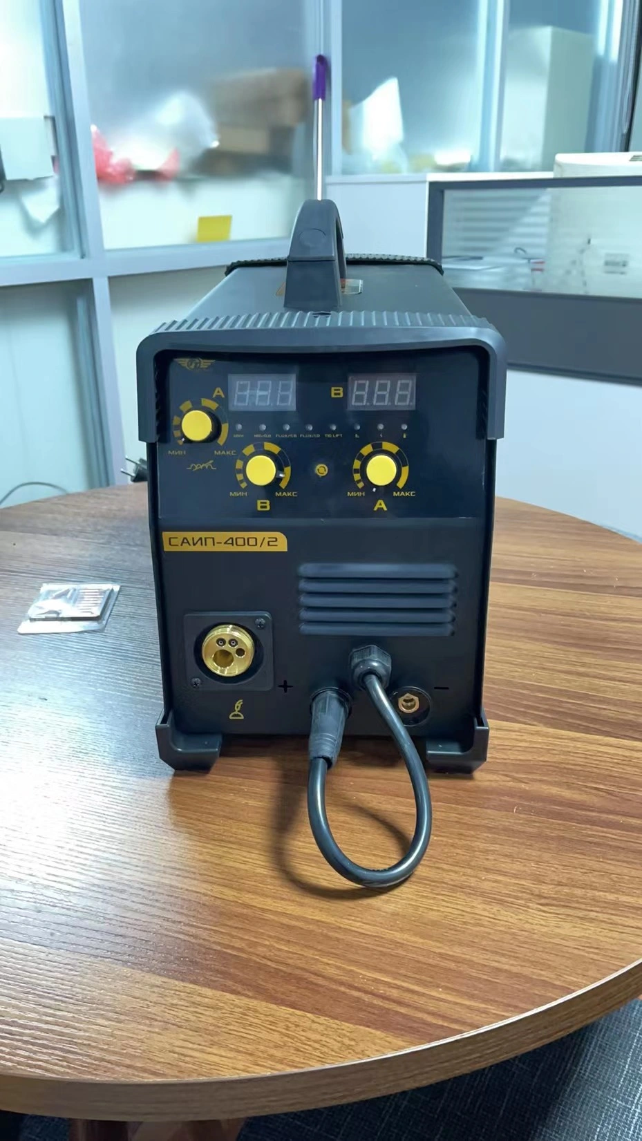Quality Guaranteed 160A 230V Welding Machine Welding Different Types of Materials Welding Machine